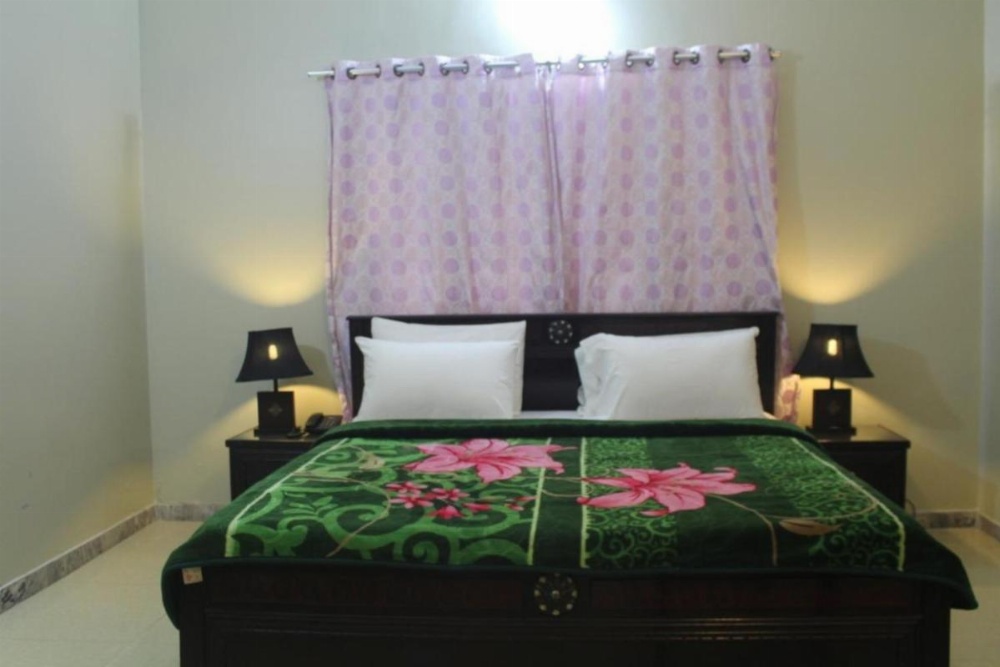 Clifton Guest House Bath Island Image 7