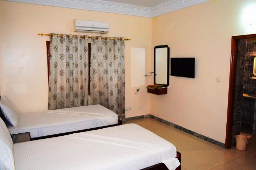 Clifton Guest House Bath Island image 4